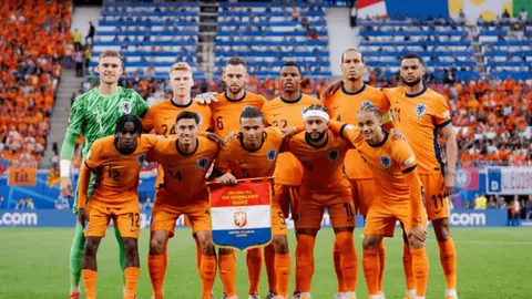 王曼昱力克蒯曼闯入决赛，激情挥拳欢呼，与孙颖莎巅峰对决一触即发